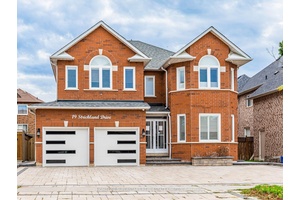 Immaculate 4 BR Luxury Detached House Over 4500 sq ft of Living Area Inc 3 BR Bsmt with Tons of Upgrades, Crown moulding amp ; Pot Lights, Open concept Modern ...