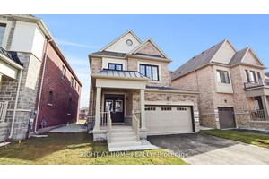 Beautiful 4 bedrooms Double Garage Great Gulf Home in a Highly Desirable Neighborhood.