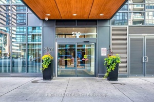Stunning amp ; Luxury 1 1 Condo Located In The Prime Square One Area.