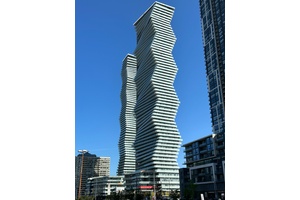 Experience modern living in this stylish and versatile 2 Bedroom Flex, 2 Bathroom suite located in the award winning M City 1 residence.