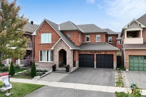 Detached Family Home In Oakridges.