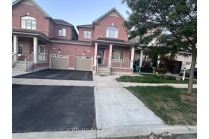 Beautiful 3 Bdrm semi detached House Located In A Great Neighborhood Of Vales Of Castlemore Upgraded Kitchen Cabinets, Hardwood Throughout, 9 Ceiling, Spacious amp ; Sun Filled.