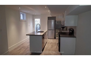 Discover a lovely two bedroom, one bathroom basement apartment that blends contemporary upgrades with high ceilings and natural light, in the vibrant neighbourhood of Leslieville !