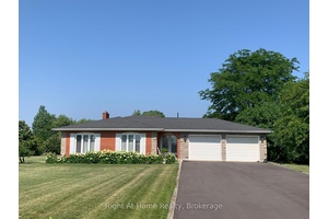 Discover the perfect balance of comfort, convenience, and flexibility in this charming 3 bedroom back split, set in a peaceful agricultural setting while remaining just minutes from shopping, dining, and ...