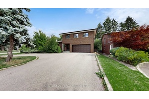 Stunning Property in Prestigious Bayview Glen !