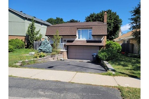 Full Detached home for rent, Great 3 Bedroom Detached Bungalow in Prime Meadowvale !