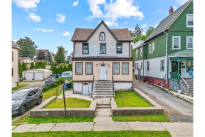 Unique Multi Home Investment Opportunity in Mount Vernon !