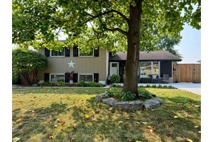 Walking distance to the Lake !