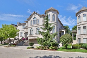 Oakville's Prestigious Winding Creek Cove semi gated Community !