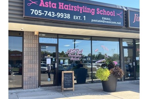 Rare opportunity to lease approximately 1, 475 square feet of Professional Office Clinic Retail space in the highly established, well maintained Spirit Plaza.