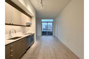 10' Ceilings Open and airy 3 Bedroom, 2 Bathroom corner unit with Parking Locker located in West ; a boutique condo just steps to King West !