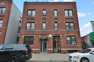 Centrally Located Six Family in Prime Woodside !