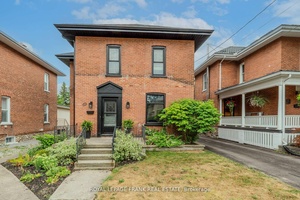 Looking for a 2 storey family home near schools, parks, and all the conveniences of downtown ?