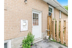 Discover this open concept 3 bedroom lower level apartment in a well maintained, smoke free bungalow, ideally situated in the heart of Newmarket.
