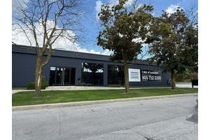 Turnkey showroom office space available immediately !
