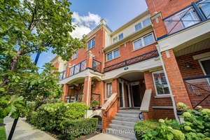 Absolutely Gorgeous 2 Bedroom Townhouse in Prime River Oaks, Oakville !