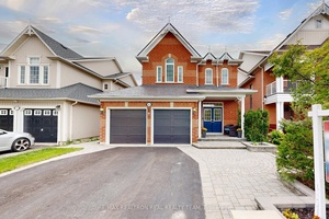Luxury Living In The Heart Of Brooklin !
