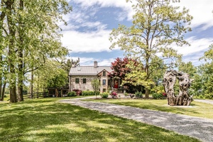 Welcome to the Daniel Bull House, a remarkable 1787 estate and one of the Hudson Valley s finest examples of early American stone architecture.
