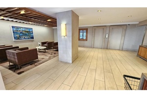 Welcome to 150 East 61st StreetThe Apartment Outstanding market value Location, Location, Location Commercially Zoned Massive size approx 1000 sqft 2br 1.
