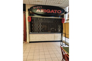Busy food court unit at Dixie Park Mall, Great exposure with corner location.