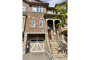 38 Bloom Crescent Beautiful 3 storey freehold townhouse by Multi Area Developments in sought after Summit Park, Hannon.