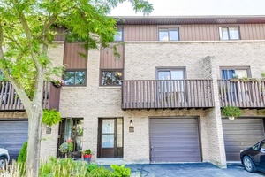 Welcome to 1250 Limeridge Road East, Unit 23, a charming three bedroom, two bathroom condo townhouse ideally situated on Hamiltons sought after mountain.