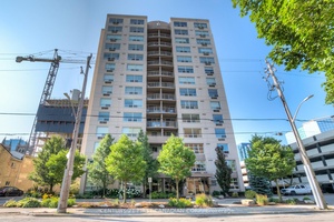 ASSUME TENANT OR VACANT POSSESSION POSSIBLE !