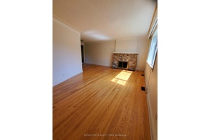 Located in Highly Desirable Faircrest Heights in Alta Vista, this affordable 4 Bed Den is available NOW to rent for a 1 year term !