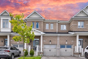 Welcome to this immaculate and modern townhouse offering exceptional comfort and style.