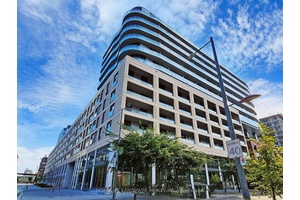 Stylish 1 Bedroom Suite At Canary House Located In The Heart Of The Canary District !