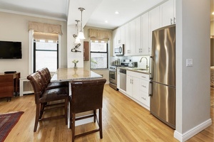 Sunny, bright and well appointed open plan one bedroom home.