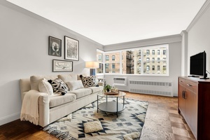 PRIME LOCATION ! ! ! Experience the best of Greenwich Village living at 3 Sheridan Square !