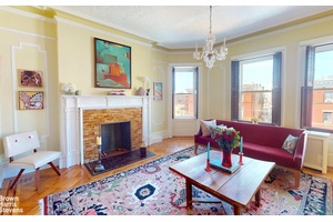 THREE BEDROOM HARLEM HISTORICAL HAVEN This really is the one you've been waiting for.