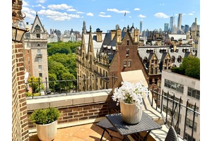 THE RESIDENCEWOW ! This jaw dropping, one of a kind masterpiece is a once in a lifetime opportunity to own the best prewar one bedroom on the Upper West Side ...