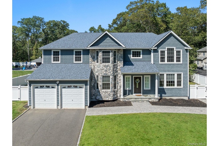 Welcome Home to your Pristine & Palatial Home!