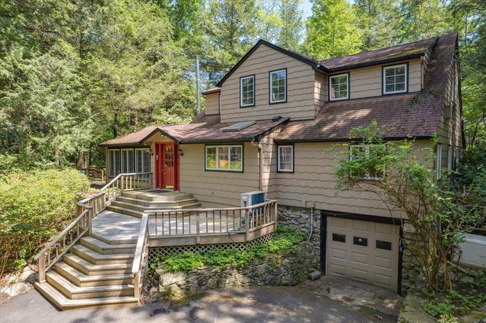 Welcome to 1064 Barrett Circle W on a corner lot in The Sedgewood Club lake community.