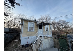 Welcome to this charming home located in the sought after Pelham Gardens section of the Bronx.