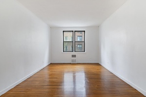 Apartment is vacant and easy to show with notice !