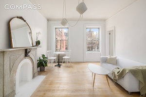 Discover Villa Blanc, a delightful one bedroom co op located in a historic townhouse in the vibrant West Village.