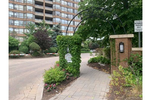 Ridley blvd condos fabulous opportunity to lease a one bedroom plus solarium at Avenue Rd and Wilson Ave.