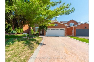 RARELY OFFERED RAVINE RAVINE RAVINE RARE FIND ON A QUIET CRESCENT LOCATION MIDPARK BUILT 3 BEDROOM HOME WITH A FULLY FINISHED BASEMENT WITH A 4TH BEDROOM amp ; REC ROOM ...