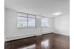 Welcome to this suite in Midtown Toronto !
