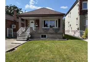 Looking for an amazing family home in West Toronto ?