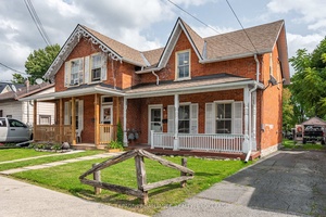 Investment opportunity in a central location in Napanee !