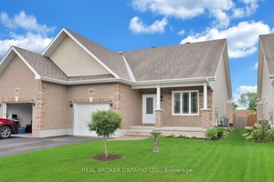 Client RemarksLocated in the sought after subdivision of Olde Towne West, this beautifully maintained bungalow offers an ideal blend of space, style, and convenience.