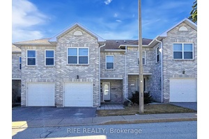 LOW MAINTENANCE amp ; IDEALLY LOCATED STACKED TOWNHOME IN SOUTH BARRIE !
