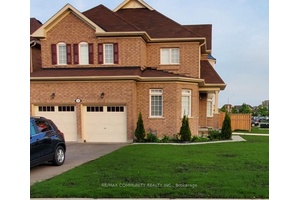 Welcome to this beautifully maintained 4 bedroom, 3 bathroom home nestled in one ofBowmanvilles most desirable neighborhoods !