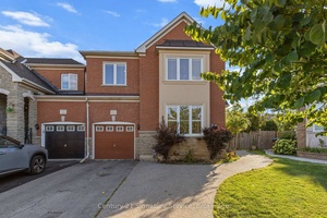 Elegant Corner Executive Townhome !