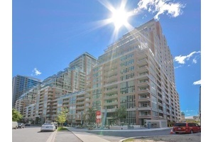 Experience Life in Liberty Village !