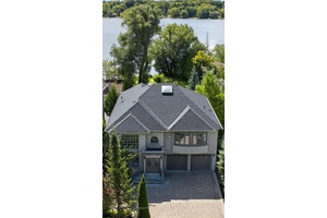 Backing Onto Lake Wilcox w South Exposure, This Custom built Detached House in Richmond Hill, Large Lot 49.